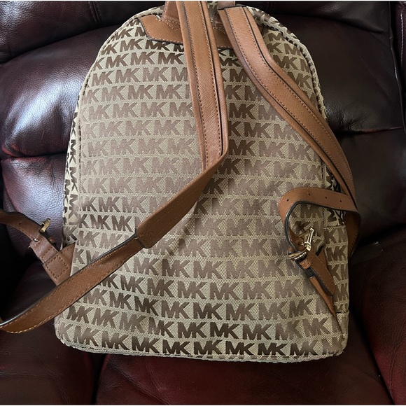 Michael Kors bookbag used once only - Picture 2 of 3